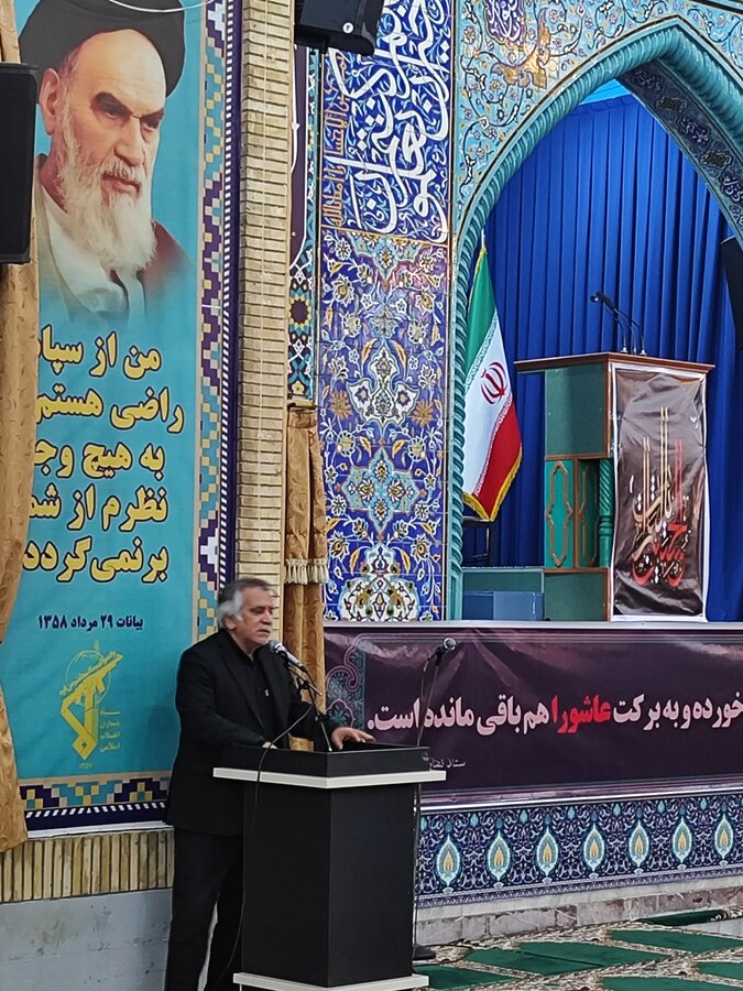 بشنویم| سخنرانی مدیرکل بهزیستی استان بوشهر قبل از خطبه های نماز جمعه 