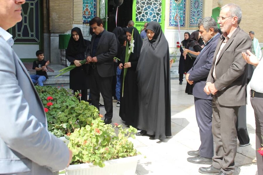 پرسنل و مددجویان بهزیستی البرز با آرمانهای شهداء انقلاب اسلامی تجدید میثاق کردند