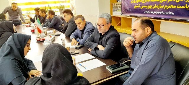 نطنز| برپایی میزخدمت در فاز دوم نشست صمیمی در مناطق کم برخوردار