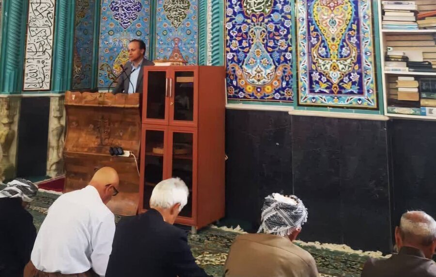سخنرانی و برگزاری میز خدمت ریاست بهزیستی در مصلی امام خمینی(ره) شهرستان پیرانشهر