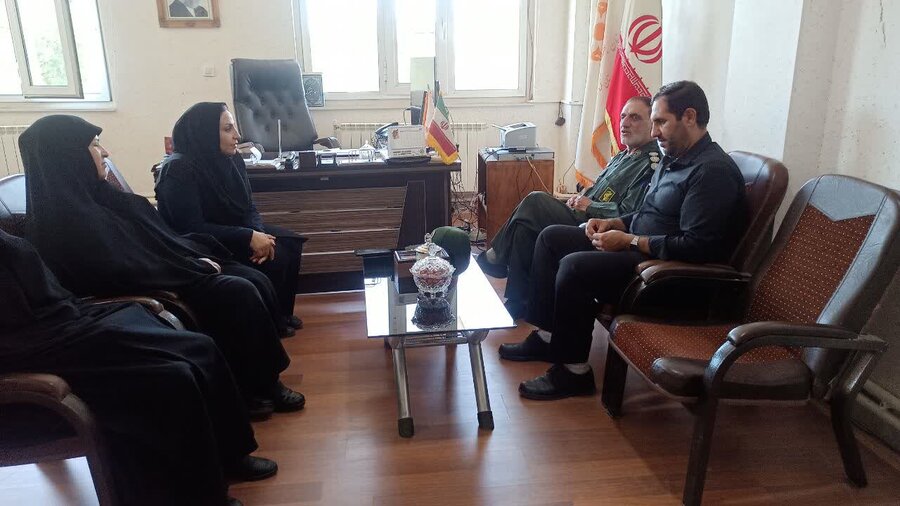 حضور فرمانده سپاه پاسداران در بهزیستی کامیاران