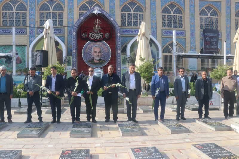 تجدید میثاق مدیرکل و کارکنان بهزیستی استان کرمان با آرمان‌های شهدای انقلاب