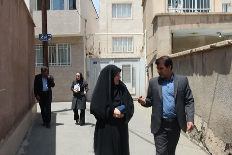 مدیر کل بهزیستی استان البرز با خانواده دارای چند فرزند معلول دیدار کرد
