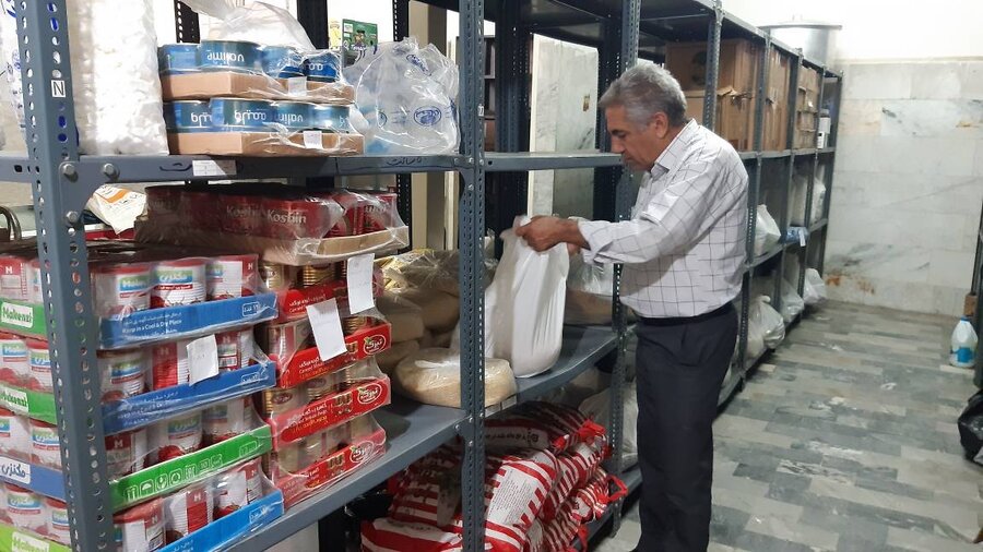 شهریار | تهیه و اهدای ۱٠٠ بسته معیشتی بین مددجویان بهزیستی شهرستان به مناسبت هفته بهزیستی
