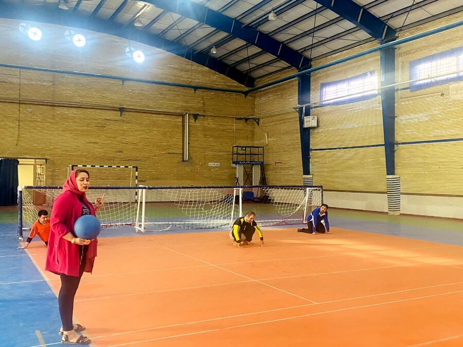 مریوان/ برگزاری مسابقه ورزشی گلبال
