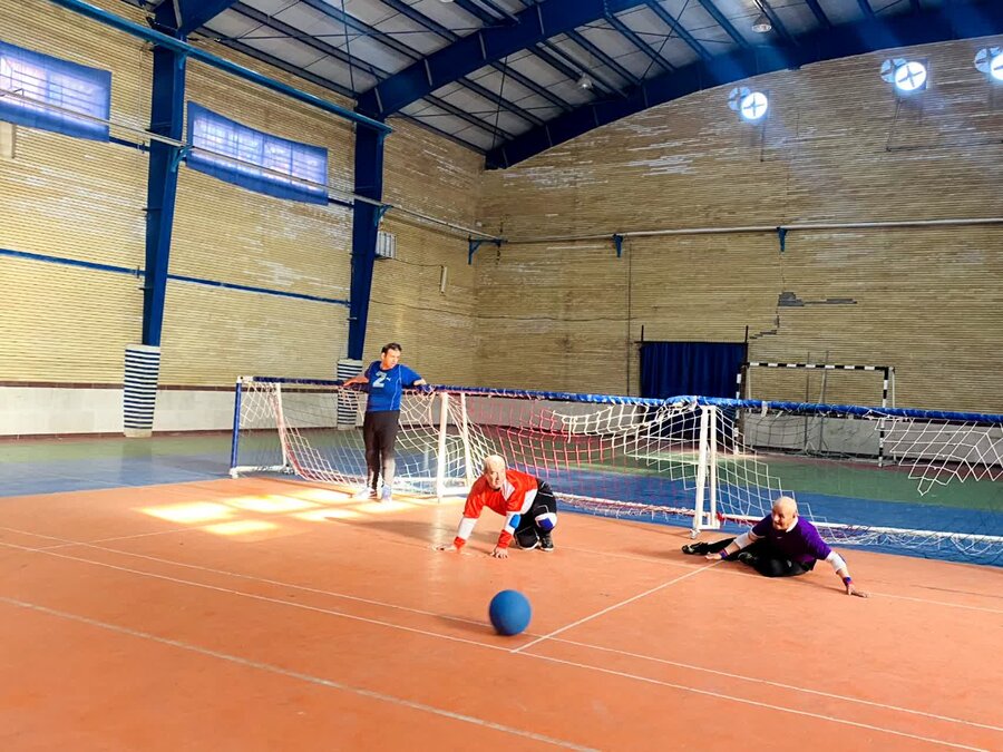 مریوان/ برگزاری مسابقه ورزشی گلبال