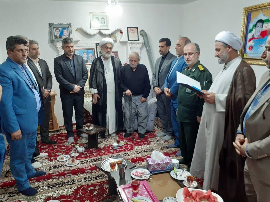 دیدار معاون وزیر و رئیس سازمان بهزیستی کشور با خانواده طلبه شهید "عیسی ذکریاپور" در املش