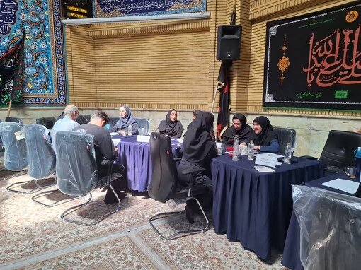 برگزاری میز خدمت به مناسبت هفته ی بهزیستی برگزاری میز خدمت به مناسبت هفته ی بهزیستی