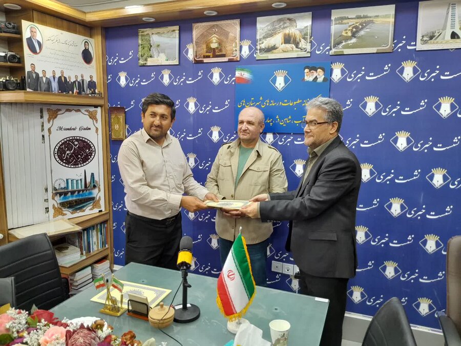 نشست خبری سرپرست بهزیستی میاندوآب با اصحاب رسانه