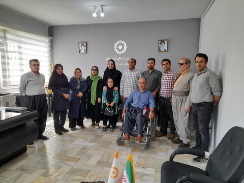 مریوان | حضور اعضاء هیات مدیره انجمن معلولین باور در جمع پرسنل بهزیستی