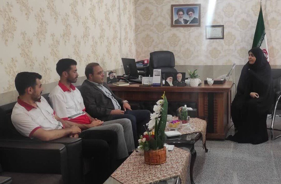 دیدار رئیس و کارکنان هلال احمر با رئیس اداره بهزیستی شهرستان چایپاره