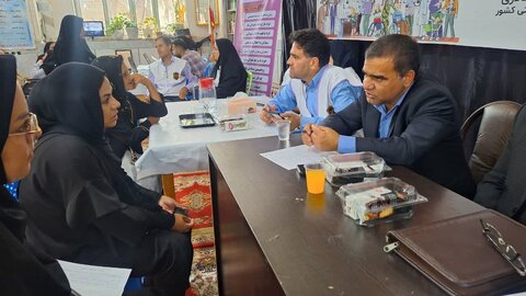 پاسخگویی مدیر کل بهزیستی ایلام در میز ارتباطات مردمی شهرستان "اسد آباد" همدان