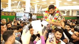 ببینیم| گزارش صدا و سیمای مرکز بوشهر از  استقبال از پاراتکواندوکار دشتستانی در فرودگاه بوشهر