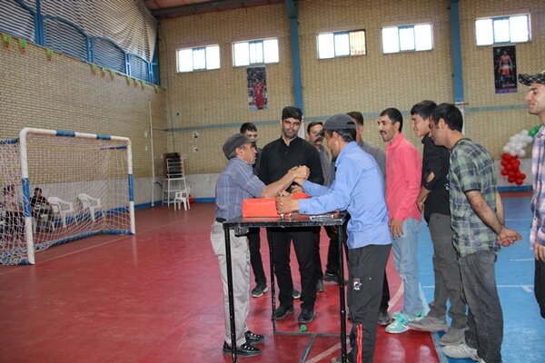 بویین میاندشت| برگزاری جشنواره ورزشی و بازیهای بومی محلی جام بلند همتان
