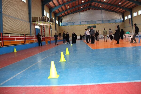 بویین میاندشت| برگزاری جشنواره ورزشی و بازیهای بومی محلی جام بلند همتان