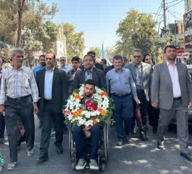 ورامین|  استقبال رئیس بهزیستی و جمعی از مسئولین  از مدال آور پارالمپیک