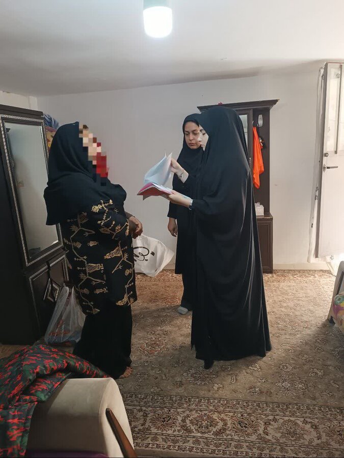 بازدید از منزل بانوی سرپرست خانواده و تکریم ایتام بازدید از منزل بانوی سرپرست خانواده و تکریم ایتام