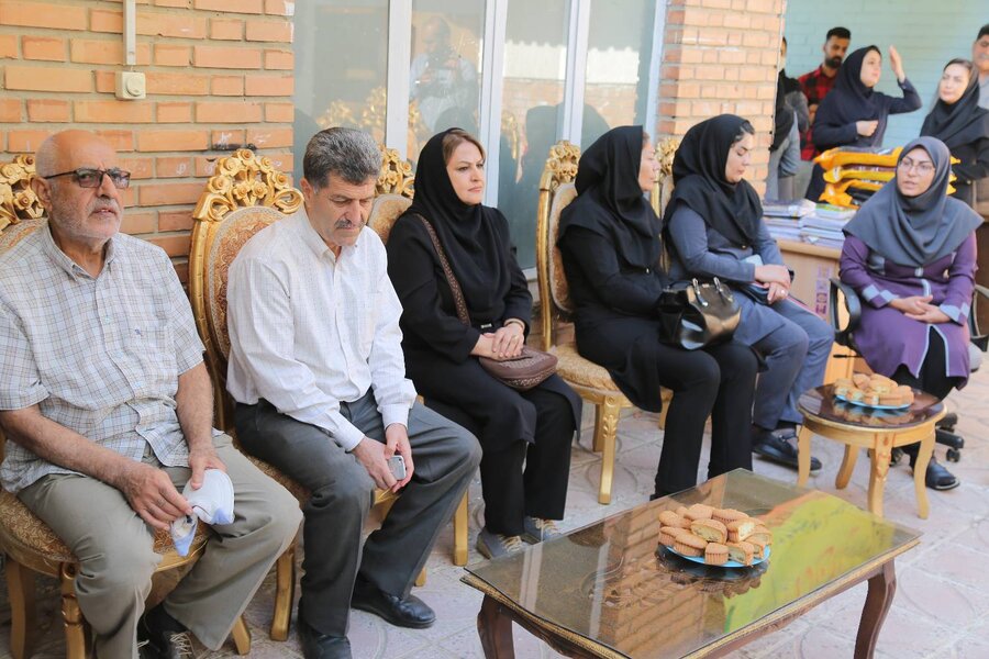 سنندج | اهدای ۲۵۰ بسته ملزومات مدرسه موسسه خیریه ئاسوی زانیاران به کودکان کار