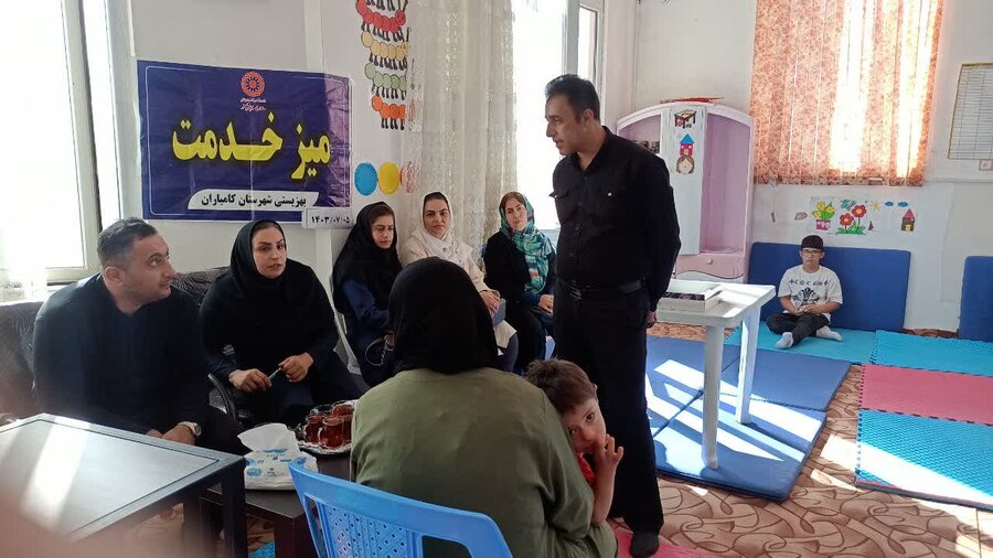 برپایی میز خدمت در بهزیستی کامیاران
