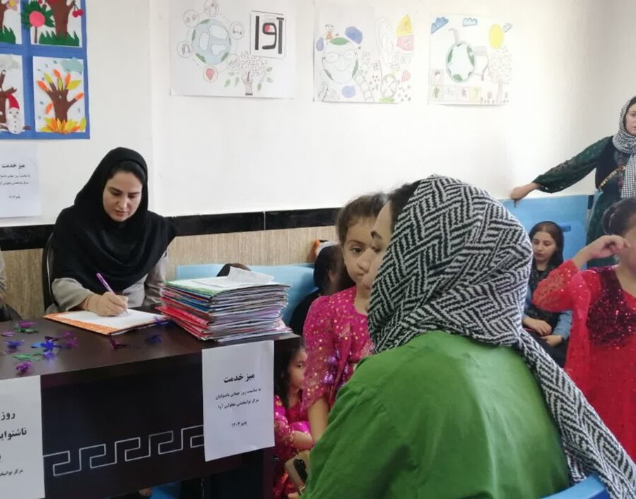 مریوان | میز خدمت بهزیستی در گرامیداشت روز جهانی ناشنوایان