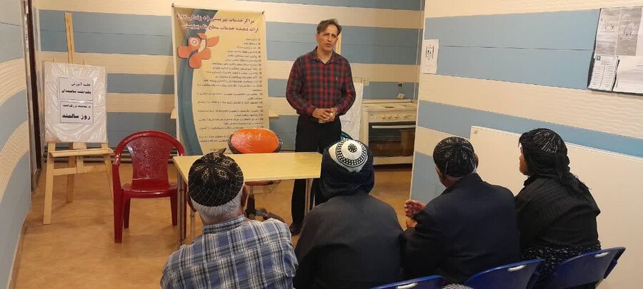 برگزاری کارگاه آگاه سازی و پیشگیری از معلولیتها در دوران سالمندی در اداره بهزیستی شهرستان تکاب
