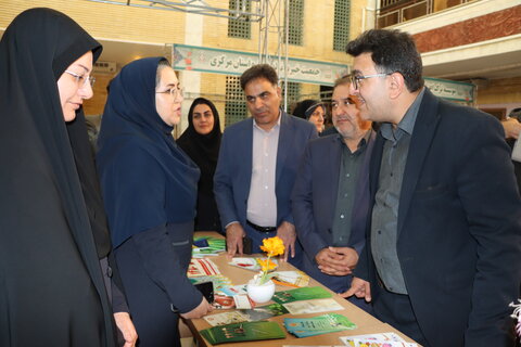 گزارش تصویری ا بازدید دکتر جمالیان نماینده مردم شریف اراک ، کمیجان  وخنداب در جلس شورای اسلامی و هیات همراه از نمایشگاه کنترل خشم