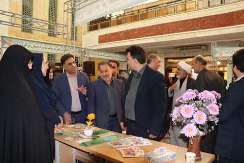 گزارش تصویری ا بازدید دکتر جمالیان نماینده مردم شریف اراک ، کمیجان  وخنداب در جلس شورای اسلامی و هیات همراه از نمایشگاه کنترل خشم