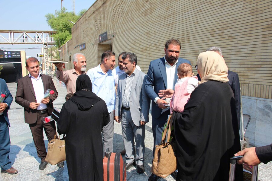 اعزام ۲۶ نفر از توان خواهان  و مددجویان زائر اولی  بهزیستی شهرستان باوی به مشهد مقدس
