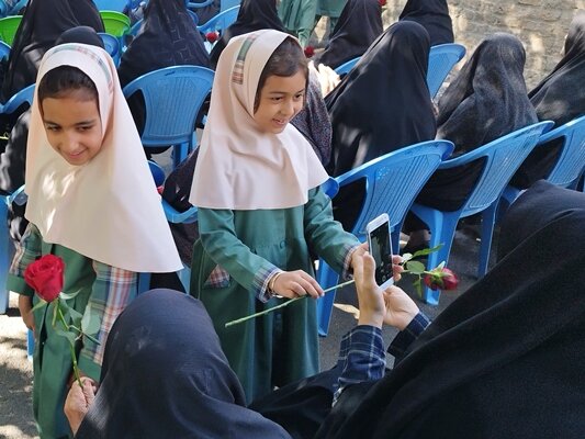 بویین میاندشت| همایش پیادهروی شهروندان ارشد با شعار سالمندی فعال، فردایی بهتر