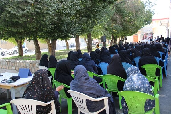 بویین میاندشت| همایش پیادهروی شهروندان ارشد با شعار سالمندی فعال، فردایی بهتر