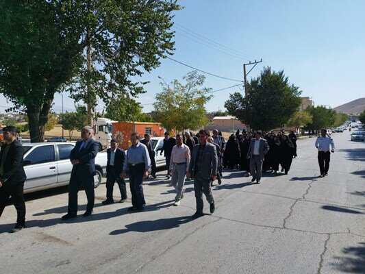 بویین میاندشت| همایش پیادهروی شهروندان ارشد با شعار سالمندی فعال، فردایی بهتر