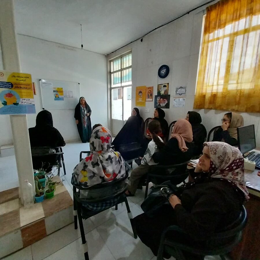 جلسه آموزشی سلامت روان در محیط کار ویژه مددجویان شاغل در شهرک های صنعتی و کارگاهها جلسه آموزشی سلامت روان در محیط کار ویژه مددجویان شاغل در شهرک های صنعتی و کارگاهها