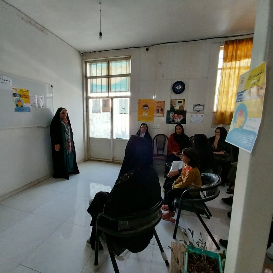 جلسه آموزشی سلامت روان در محیط کار ویژه مددجویان شاغل در شهرک های صنعتی و کارگاهها جلسه آموزشی سلامت روان در محیط کار ویژه مددجویان شاغل در شهرک های صنعتی و کارگاهها