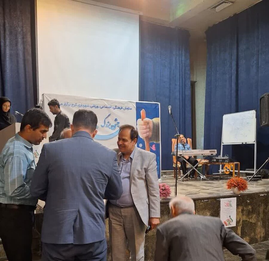 جشن بزرگ دستان بینا در کرج برگزار شد جشن بزرگ دستان بینا در کرج برگزار شد