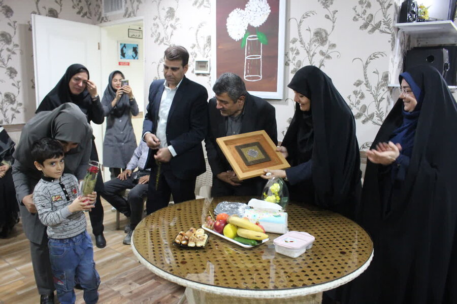 جلسه هم اندیشی مدیرکل بهزیستی باخانواده های معلولین ساوجبلاغ برگزار شد جلسه هم اندیشی مدیرکل بهزیستی باخانواده های معلولین ساوجبلاغ برگزار شد