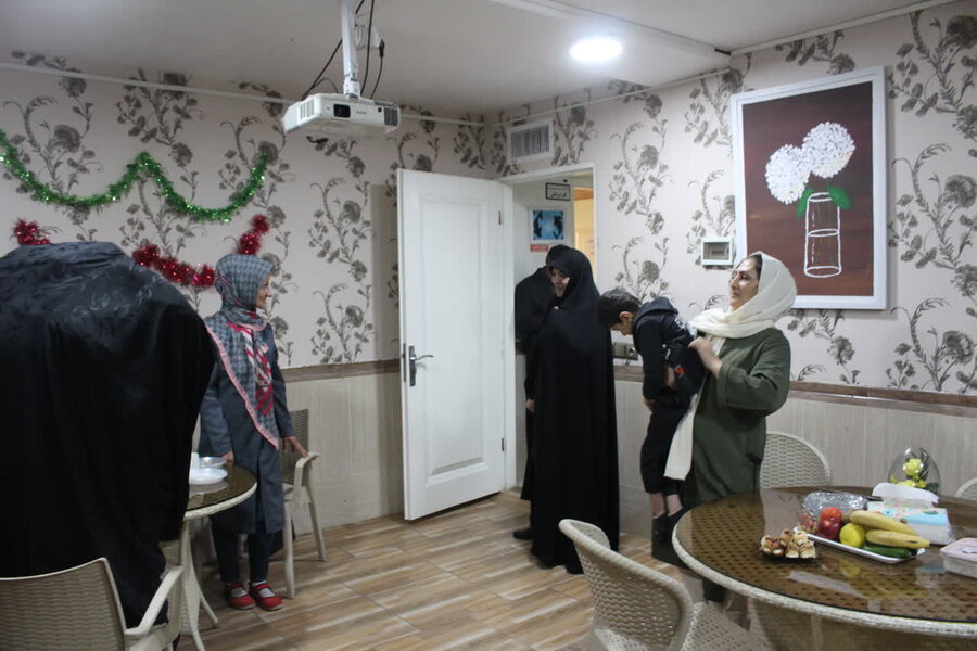 جلسه هم اندیشی مدیرکل بهزیستی باخانواده های معلولین ساوجبلاغ برگزار شد جلسه هم اندیشی مدیرکل بهزیستی باخانواده های معلولین ساوجبلاغ برگزار شد