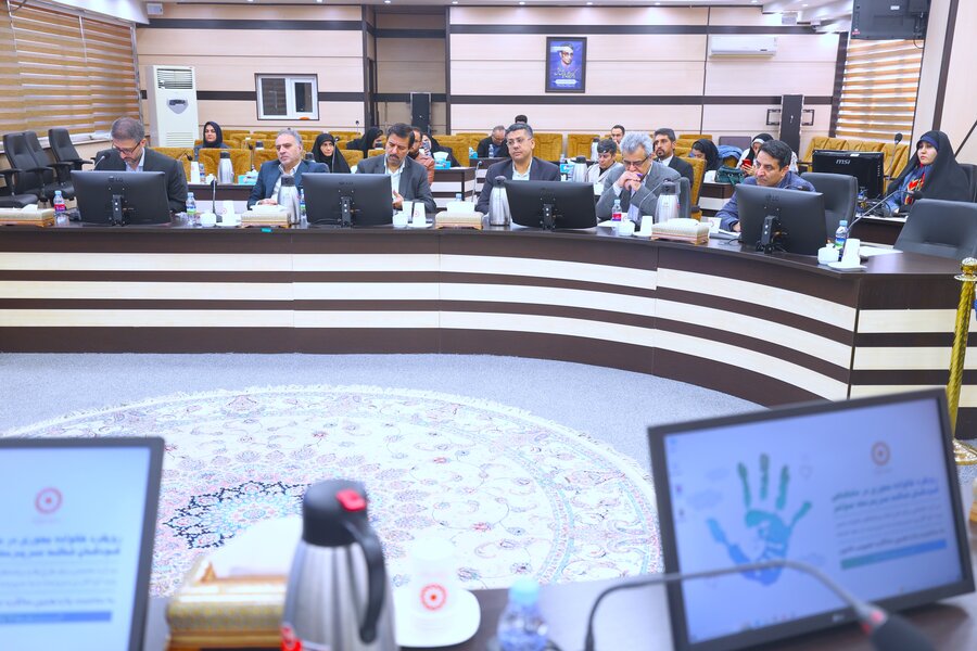 جلسه رویکرد خانواده محوری در ساماندهی کودکان فاقد سرپرست موثر جلسه رویکرد خانواده محوری در ساماندهی کودکان فاقد سرپرست موثر