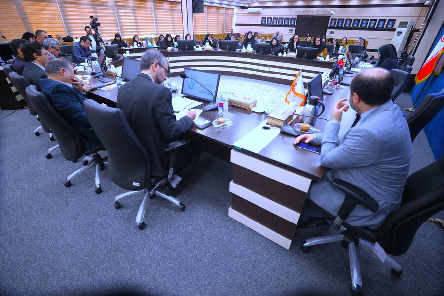 جلسه رویکرد خانواده محوری در ساماندهی کودکان فاقد سرپرست موثر جلسه رویکرد خانواده محوری در ساماندهی کودکان فاقد سرپرست موثر