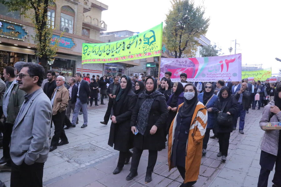 گزارش تصویری | حضور پرشور مدیرکل و پرسنل بهزیستی استان در راهپیمائی ۱۳ آبان