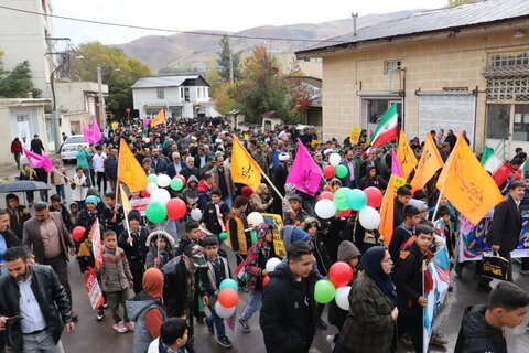 راهپیمایی بزرگ مردم طالقان به مناسبت ۱۳ آبان برگزار شد