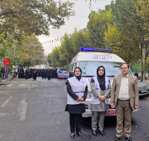 حضور پرشور مدیر،کارکنان بهزیستی شهرستان کرج و اورژانس اجتماعی در راهپیمایی ۱۳ آبان