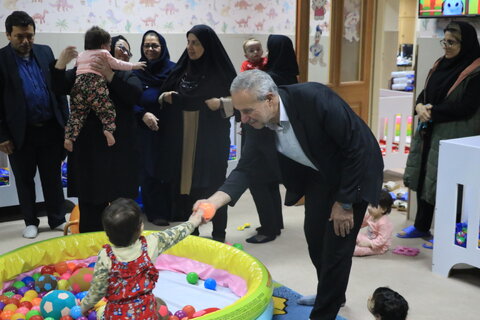 گزارش تصویری | تجلیل مدیرکل بهزیستی گیلان از پرستاران شاغل در شیرخوارگاه بهزیستی شهرستان رشت