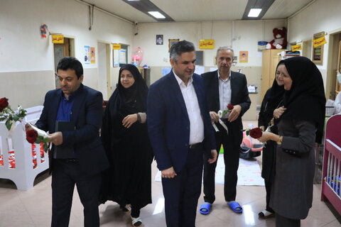 گزارش تصویری | تجلیل مدیرکل بهزیستی گیلان از پرستاران شاغل در شیرخوارگاه بهزیستی شهرستان رشت