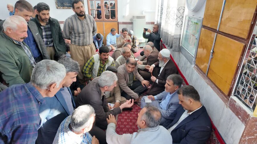 سنندج | برگزاری میز ارتباطات مردمی بهزیستی در مسجد جامع روستای قُلیان