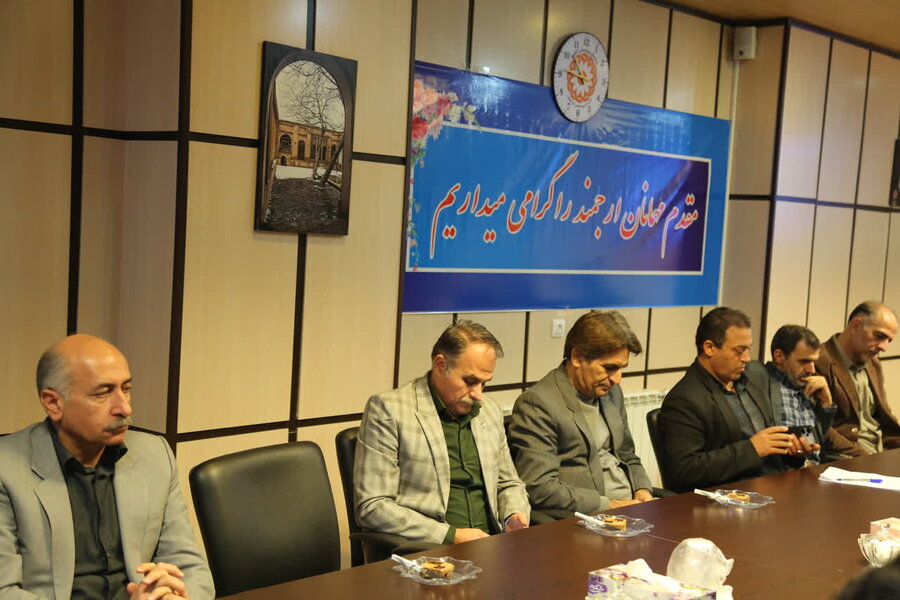 فرهنگ به گروگان سیاست در آمده است