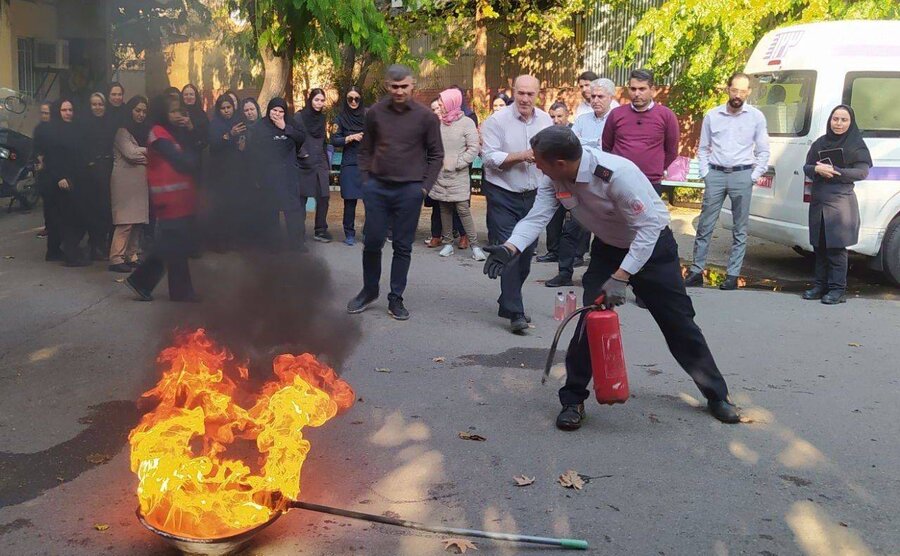 شهرستان تهران | آموزش اطفاء حریق در مرکز شهید نواب صفوی شهرستان تهران | آموزش اطفاء حریق در مرکز شهید نواب صفوی