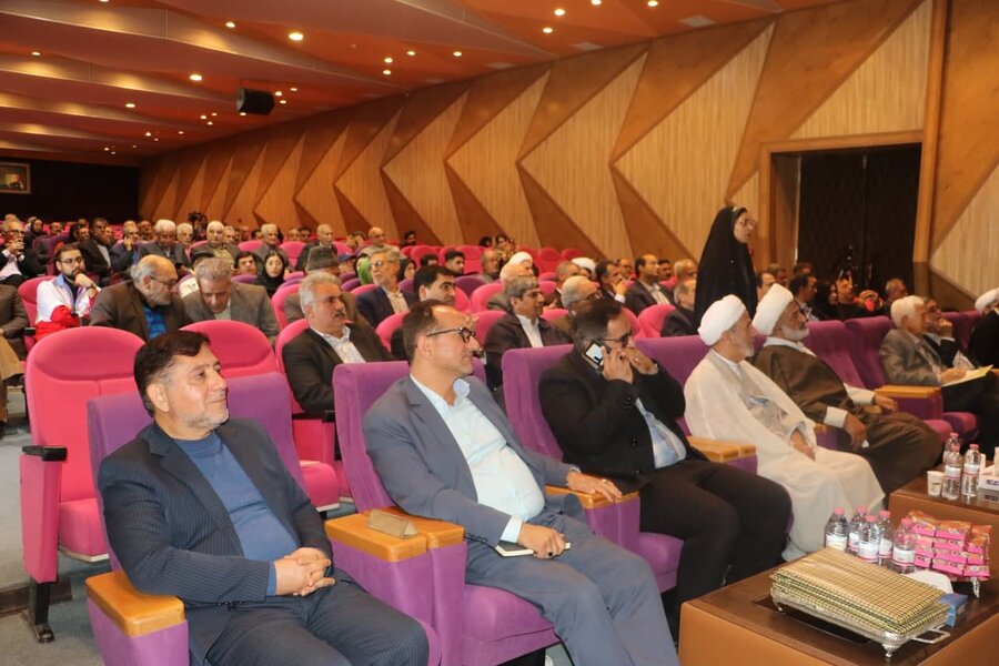 رونمایی از کتاب رونمایی از کتاب