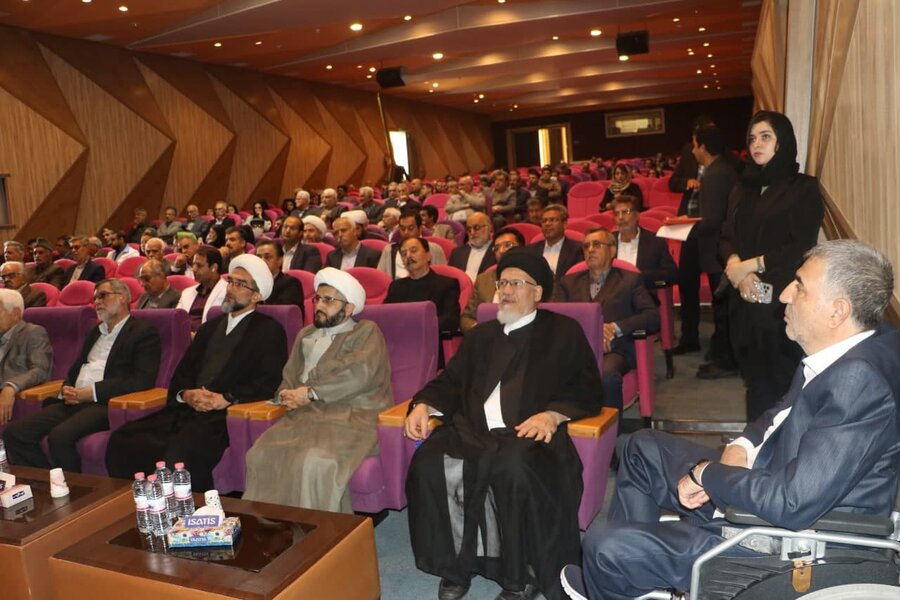 رونمایی از کتاب رونمایی از کتاب