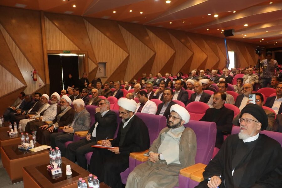 رونمایی از کتاب رونمایی از کتاب