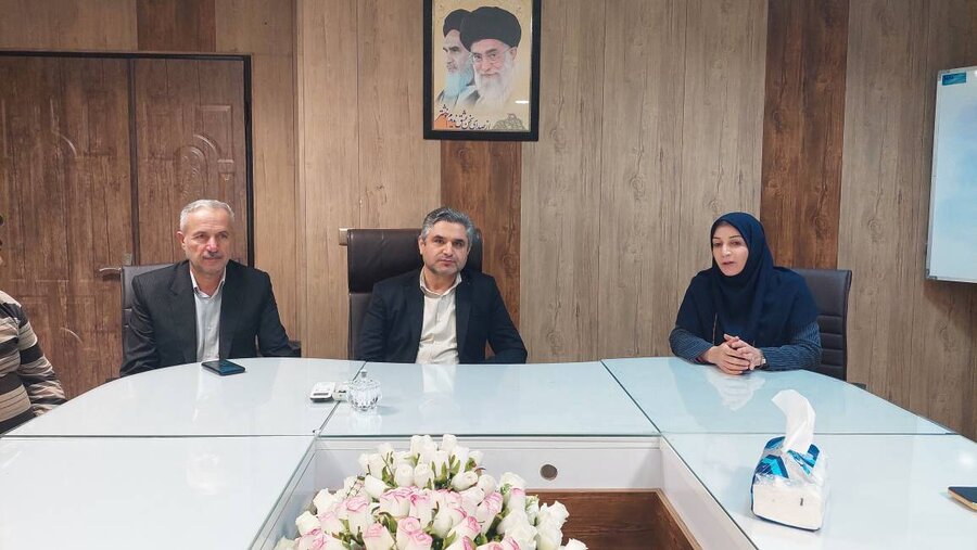 بندر انزلی | دیدار صمیمانه مدیرکل بهزیستی گیلان با جمعی از همکاران اداره بهزیستی شهرستان بندر انزلی بندر انزلی | دیدار صمیمانه مدیرکل بهزیستی گیلان با جمعی از همکاران اداره بهزیستی شهرستان بندر انزلی